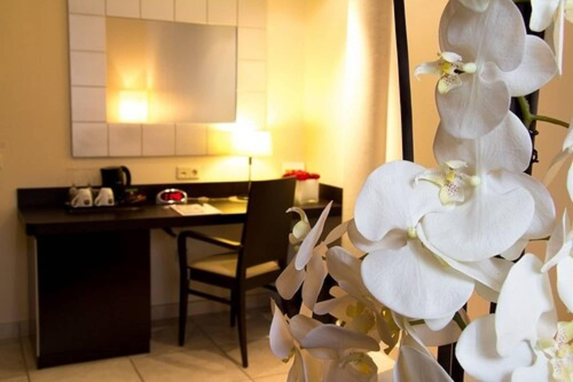 Hotel Western Grand Victor Hugo 4*